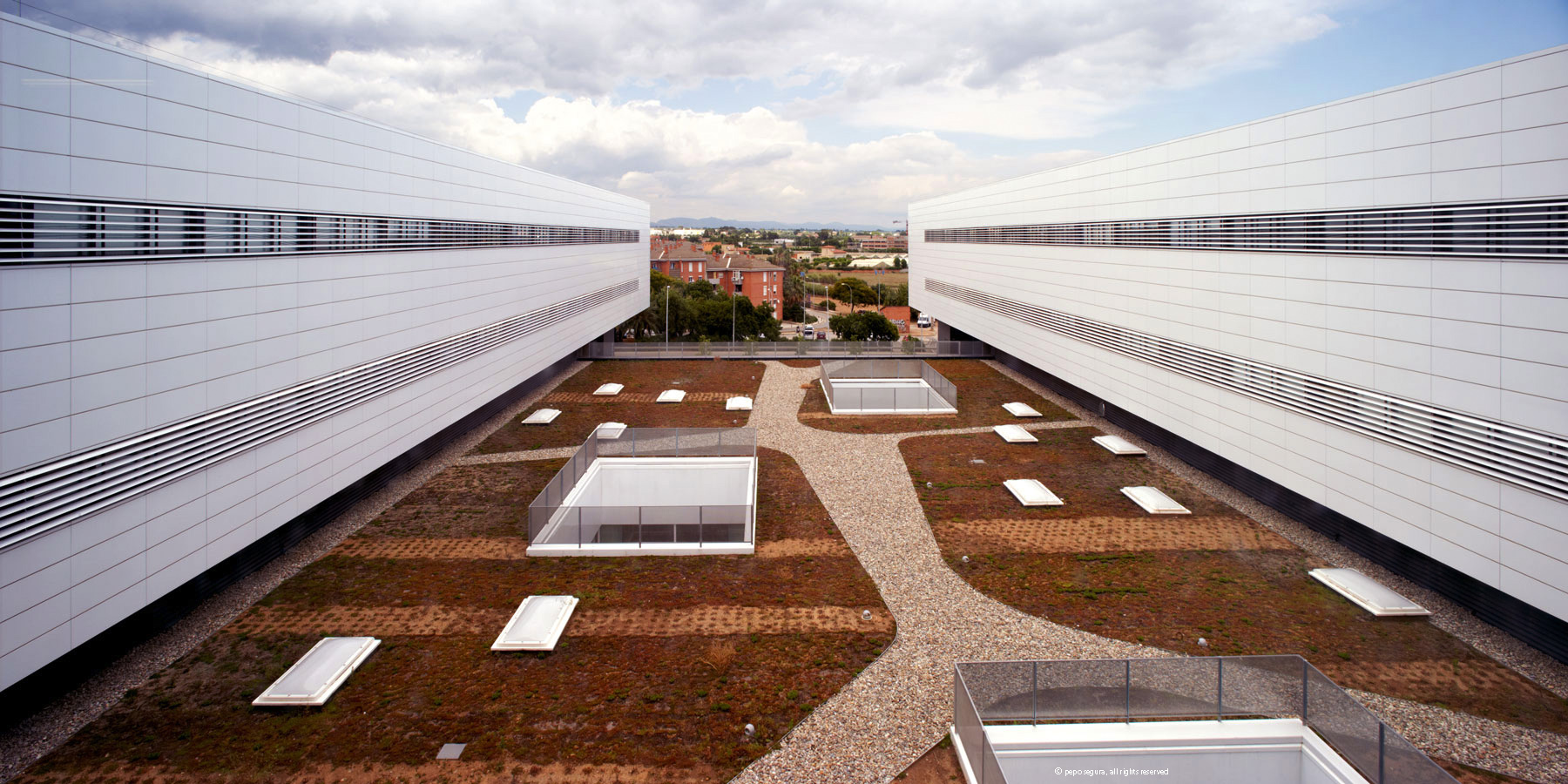 Hospital de Reus Hospital Universitari Sant Joan de Reus Hospital Sant Joan de Reus. moran arq Lluis Mora, Mario Corea, Felip PIch Aguliera.