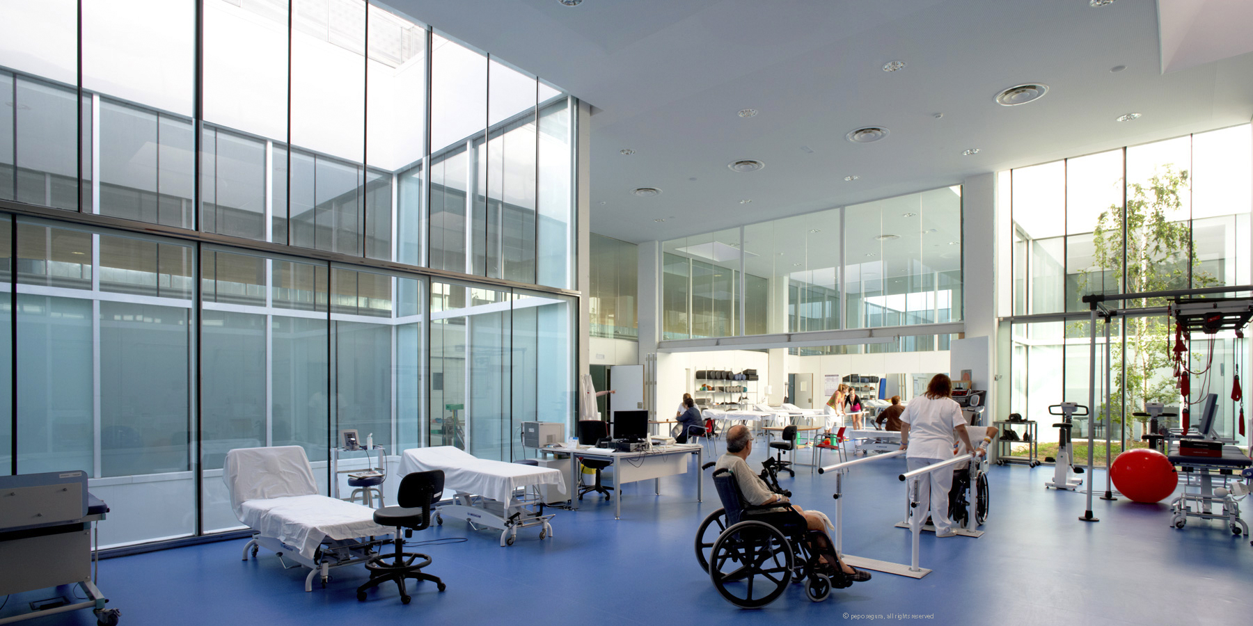 Hospital de Reus Hospital Universitari Sant Joan de Reus Hospital Sant Joan de Reus. moran arq Lluis Mora, Mario Corea, Felip PIch Aguliera.